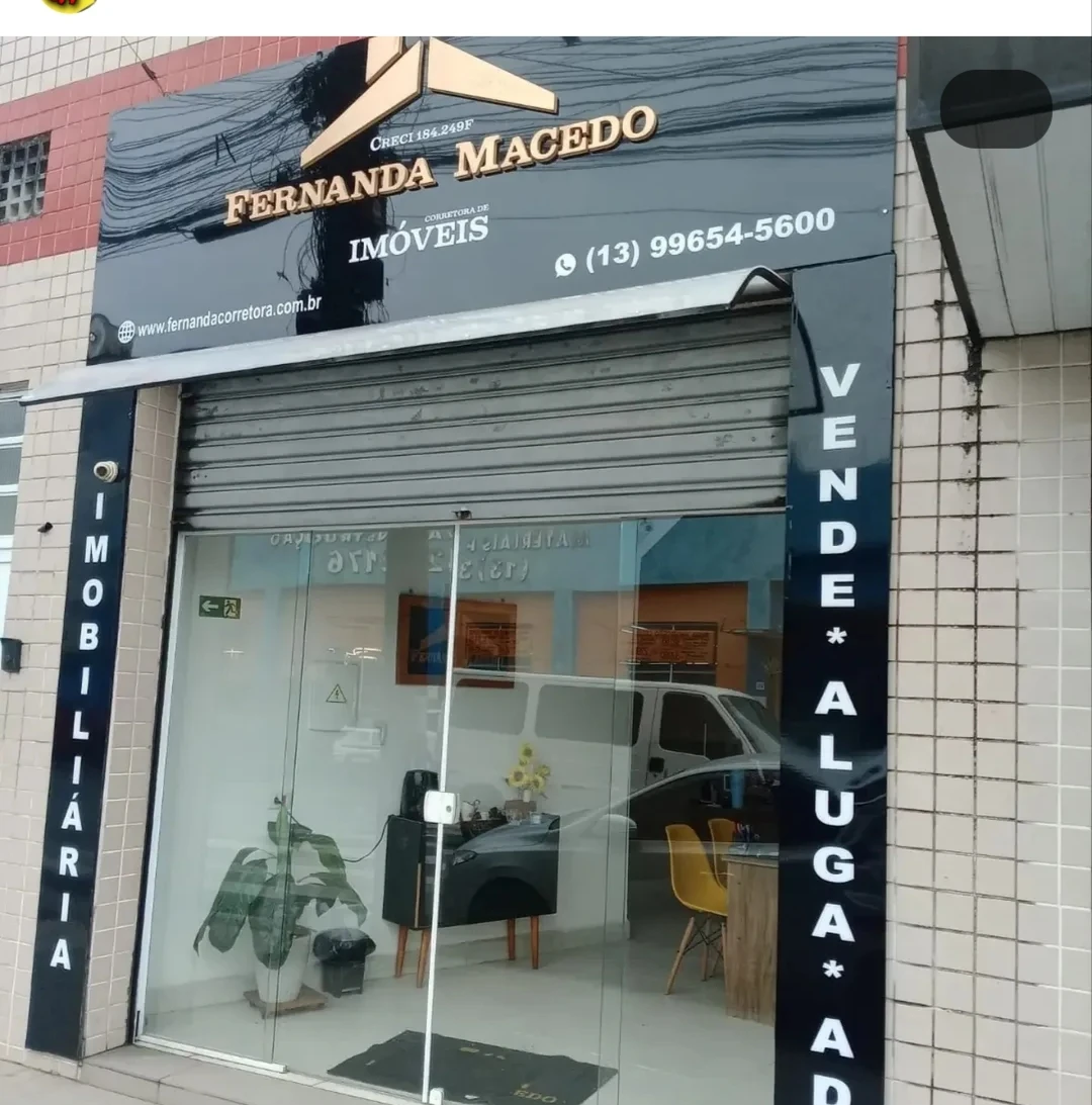 Fachada Fernanda Macedo Imóveis — trabalho da Gráfica da Família